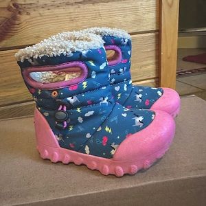 Winter Bog boots, toddler size 7, gently worn, in great condition.